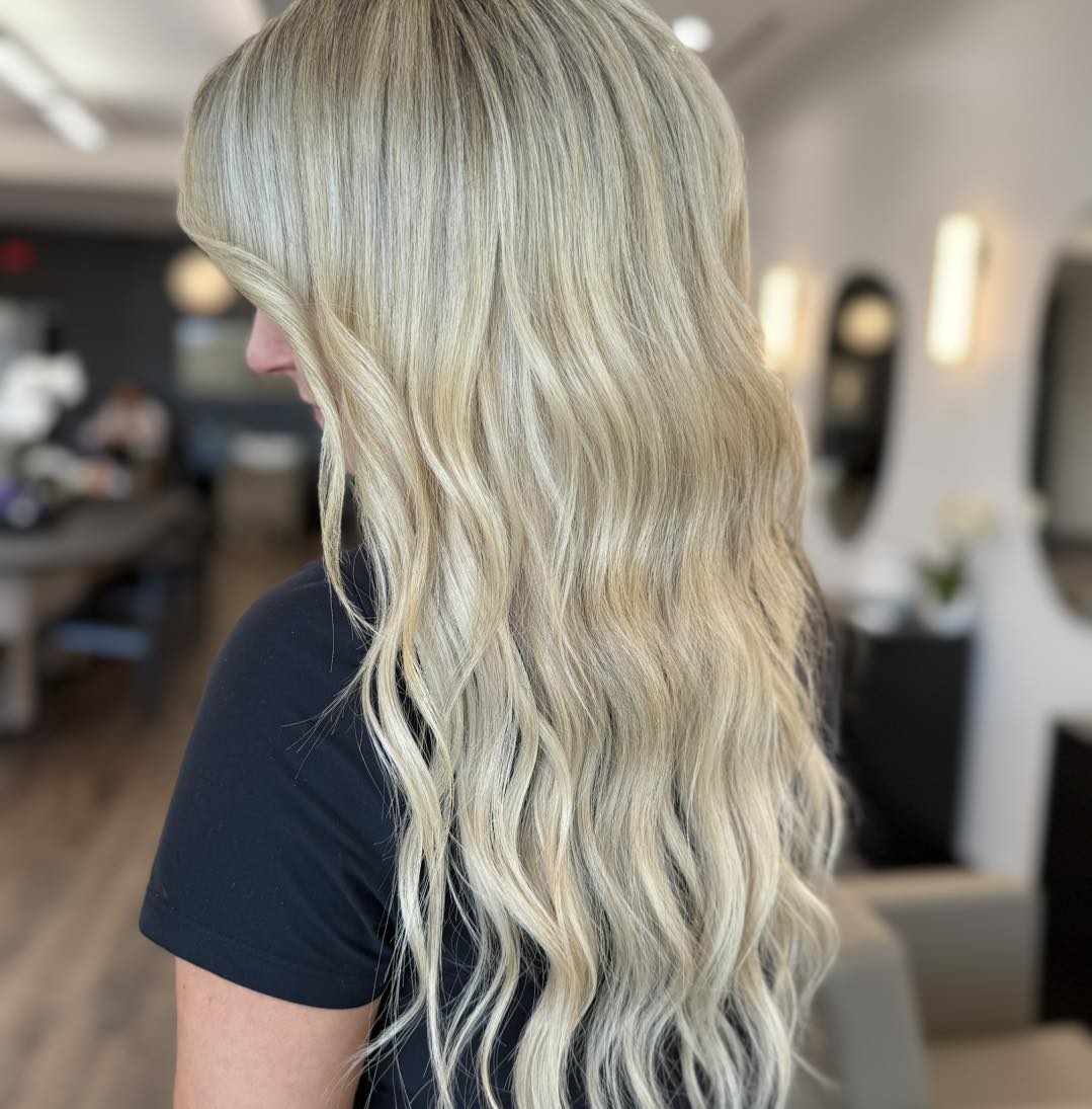 Natural blonde wavy hair extensions
